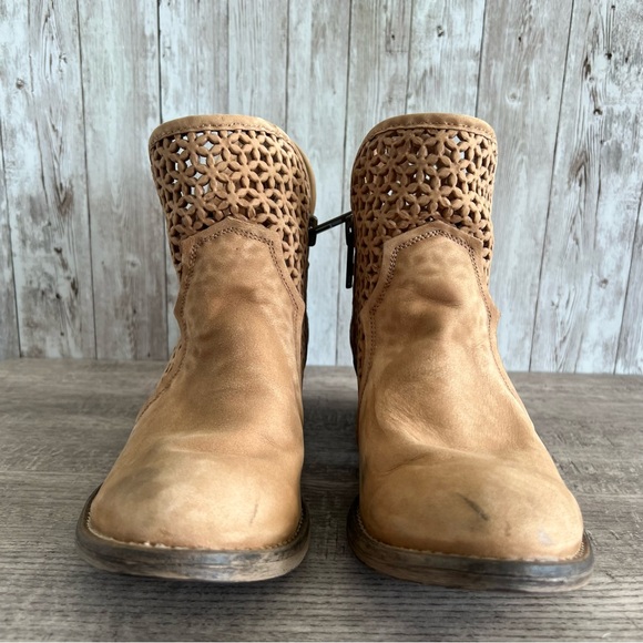 Corral Circle G Leather Cut Out Western Round Toe Ankle Boot Womens 10 - Picture 5 of 8